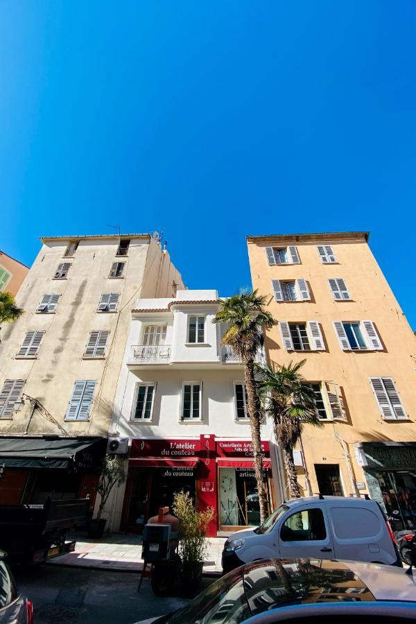 Les Suites R Bonaparte - Appartements De Standing Au Coeur De La Vieille Ville Pietonne Ajaccio  Exteriér fotografie
